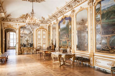 chateau chantilly | Rococo style, French castle interior, Chateau