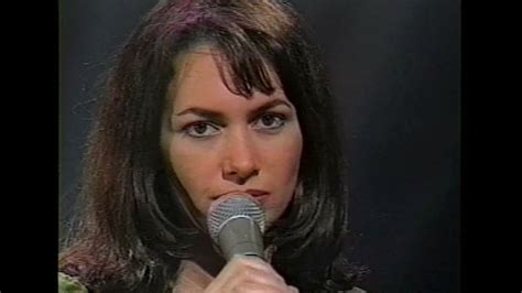 Susanna Hoffs - Eternal Flame (Live Video Version) Acordes - Chordify