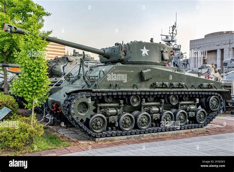 Seoul, South Korea. 27th May, 2017. M4A3E8 Sherman Tank at the War Memorial of Korea Museum ...