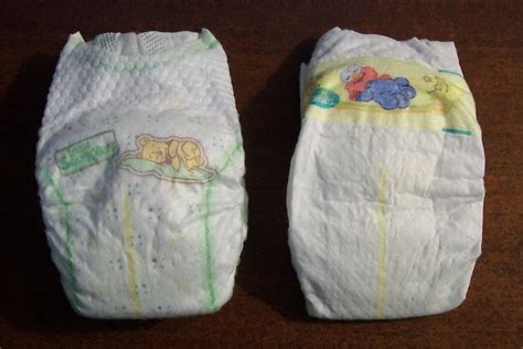 Huggies Little Snugglers vs. Pampers Swaddlers (Newborn) - WeHaveKids