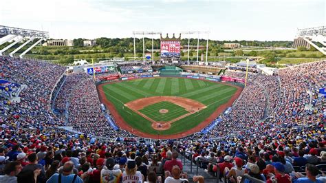 Kansas City Royals reach labor deals with stadium workers | Kansas City Star