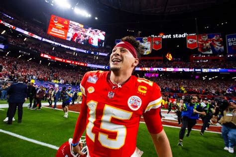 Patrick Mahomes’ Two-Word Flex After Chiefs’ Super Bowl Ring Ceremony - Athlon Sports