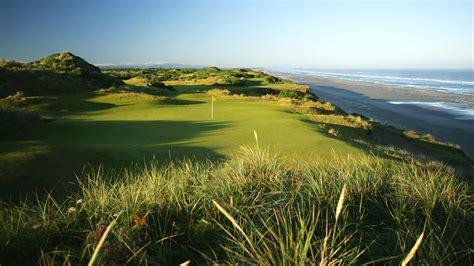 What's the best course and best hole at Bandon Dunes Golf Resort?