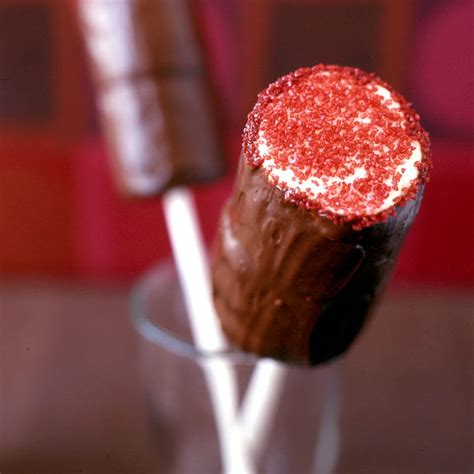 Chocolate-covered marshmallow pops | Recipes | WW USA