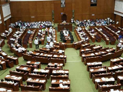 Karnataka Assembly Floor Test LIVE: BJP MLAs to leave for Vidhana Soudha shortly - Oneindia News