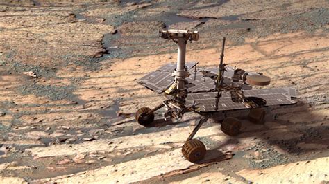 Opportunity plugs away as new Mars probe nears landing