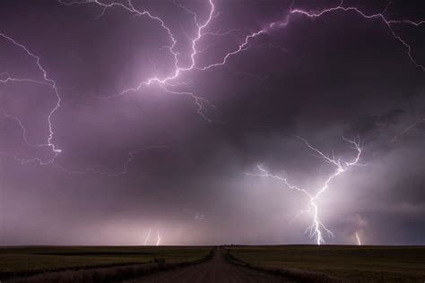 Long Exposure Lightning Photography by Kelly DeLay