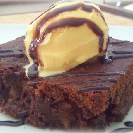 Brownie de chocolate con helado de vainilla (5/5)