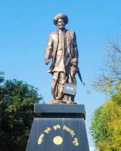 Jyotirao Phule statue - Knowledge Of India