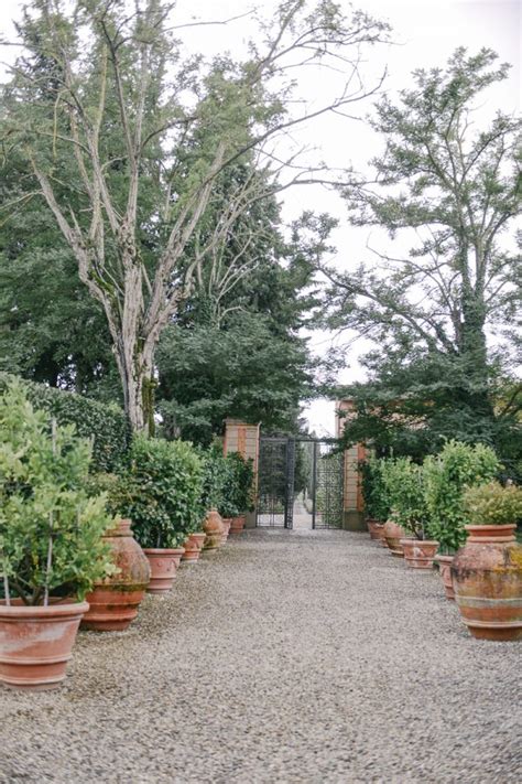 Garden Wedding in Tuscany with Hanging Flowers ⋆ Ruffled