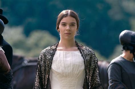 Dickinson review: Hailee Steinfeld’s Apple TV+ series has a key twist ...