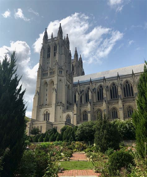 Visiting the National Cathedral in Washington DC (Photos)