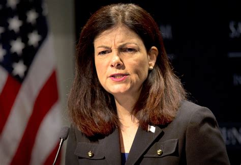 Ayotte, despite criticism from Trump, maintains support - The Boston Globe