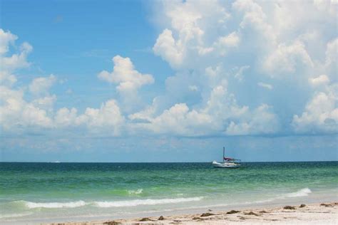 Top 7 Beaches In Bradenton, FL To Visit | Out Coast