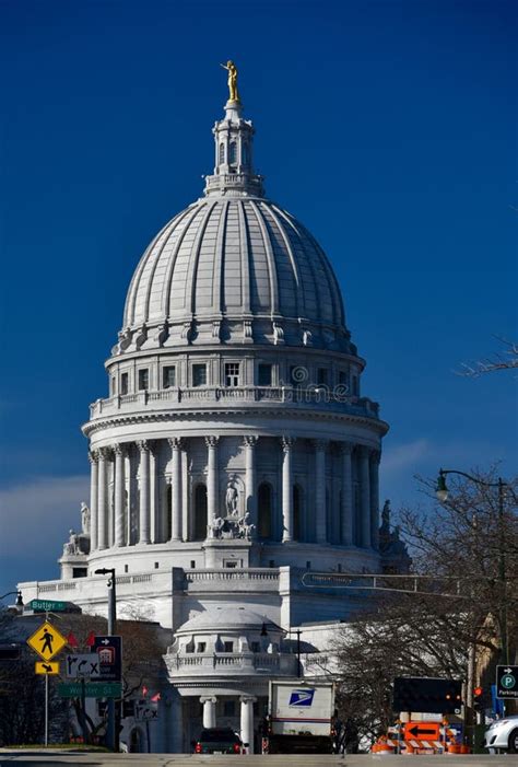 Dome of the Wisconsin State Capitol Stock Photo - Image of north, city ...