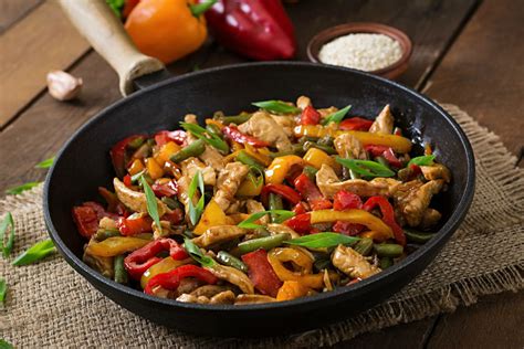 Wok de verduras con daditos de pollo - La Cocina de mi Madre