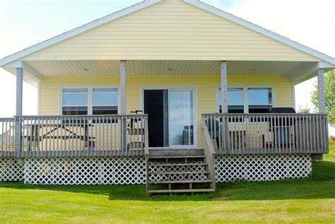 MONTGOMERY CAVENDISH COTTAGES (AU$153): 2022 Prices & Reviews (Canada ...