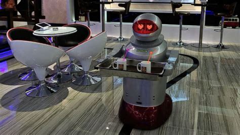 China Gets Space-Themed, Robot-Staffed Hotel - ABC News