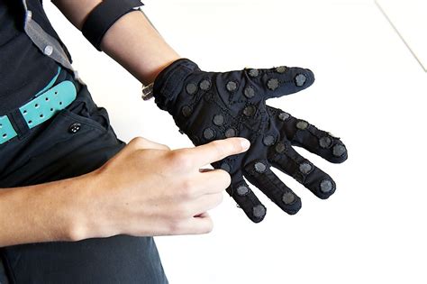 Ars Electronica Blog - Mobile Lorm Glove | Wearable technology, Wearables fashion, Wearable tech