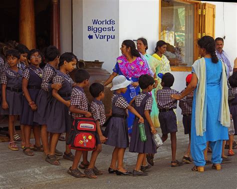 File:School children line Cochin Kerala India.jpg - Wikimedia Commons