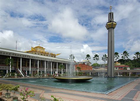 Bandar Seri Begawan, Brunei - Travel Guide - Exotic Travel Destination