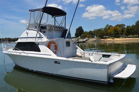 Bertram 28 Flybridge Cruiser | Sydney Boat Brokers