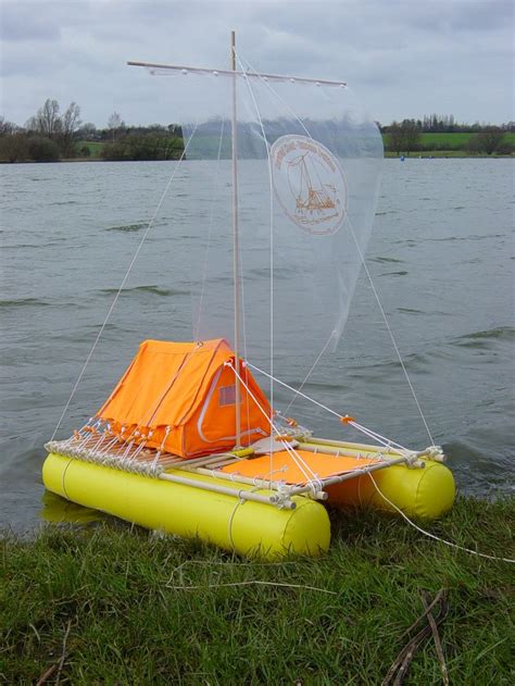 Survival Rafts - Jangadas Sobrevivência: Survival Rafts