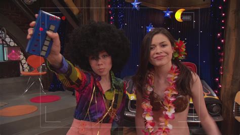 Watch iCarly (2007) Season 2 Episode 1: iCarly - iSaw Him First – Full show on Paramount Plus