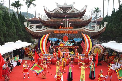 List of Top 5 Most Famous Spring Festivals in Vietnam