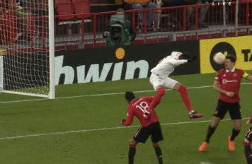 (Video) Harry Maguire scores own goal as Sevilla draw level