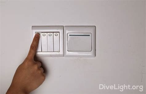 The Most Common Dive Light Switch Types | DiveLight Blog