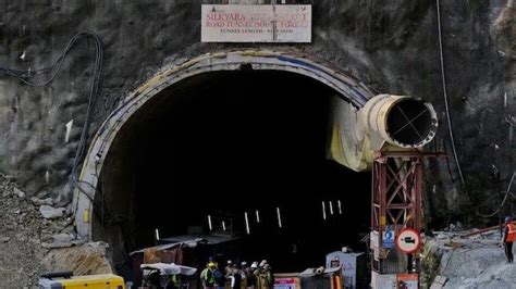 Uttarkashi tunnel collapse: Rescue ops put on hold again due to ...