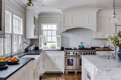 Traditional White Farmhouse Kitchen in Edgartown on Martha's Vineyard | White farmhouse kitchens ...