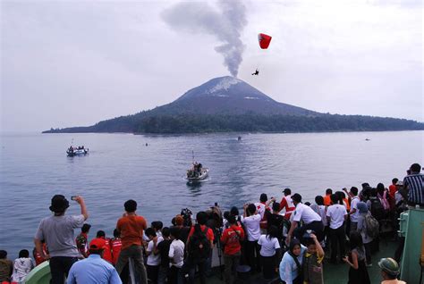 Inilah 10 Fakta Unik Krakatau sebagai Gunung Api Terbaik di Dunia