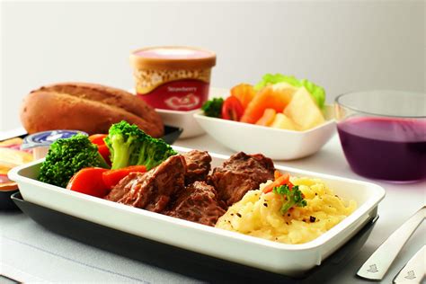 Singapore Airlines' Restaurant Inside a Grounded Plane Sold Out in 30 ...