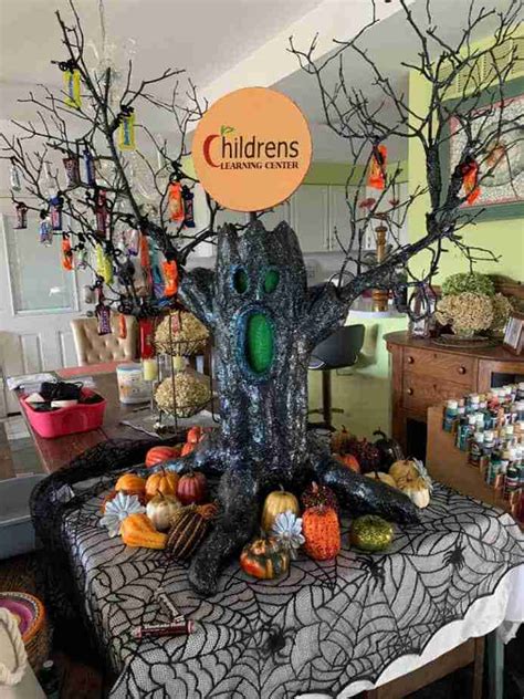 A Haunted Tree For Halloween • Ultimate Paper Mache