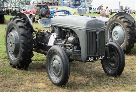 The History Of Ford N Series Tractors - Inside The Yard