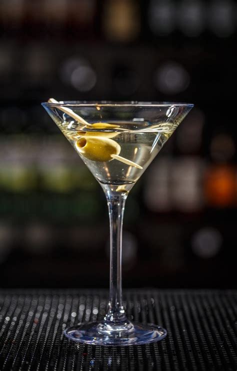 How to Make a Martini - Art of Drink