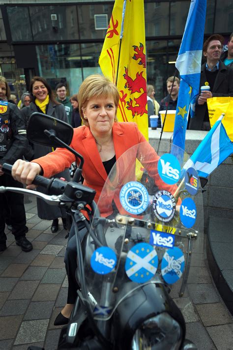 Nicola Sturgeon REVS up the SNP’s election campaigns on walkabout in ...