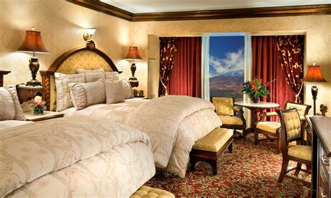 Tuscany Double King Suite | Peppermill Resort Hotel, Reno