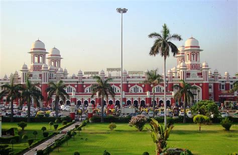 Lucknow (em hindi: लखनऊ; em Língua urdu: Loudspeaker.svg? لکھنؤ, Lakhnaū; IPA: [ˈləkʰna.uː]) é a ...