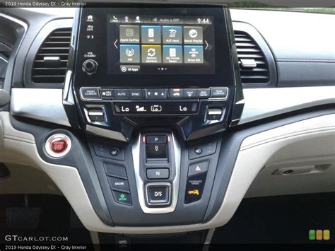 Gray Interior Controls for the 2019 Honda Odyssey EX #134674862 | GTCarLot.com