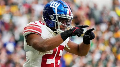 Giants rumble to beautiful victory more than Packers behind Saquon Barkley, bloodied Daniel ...