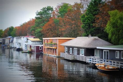 Amsterdam’s Houseboats - Life on the Water