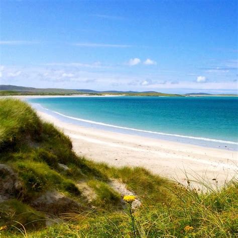 The dazzling white sands of Clachan Beach, Isle of North Uist, Scotland ...