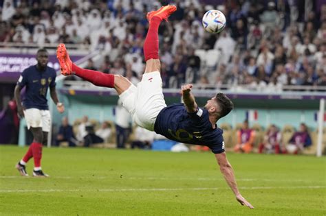 [VIDEO] Giroud on becoming France's new record goalscorer