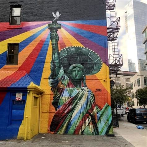 Onde estão localizados os murais de Eduardo Kobra em Nova York?