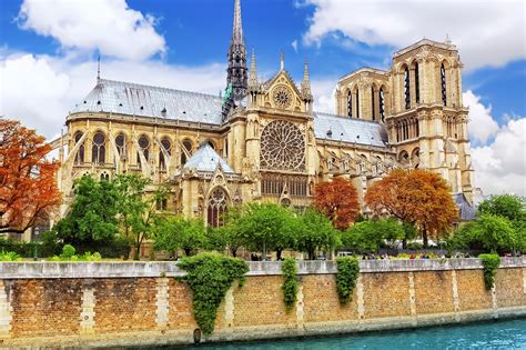 Notre Dame Cathedral in Paris - Picturesque Landmark on the Île de la Cité – Go Guides