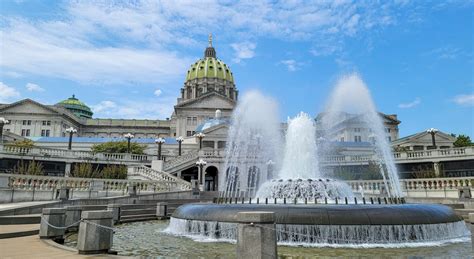 Touring the Beautiful Pennsylvania State Capitol Building - Becky Exploring