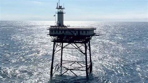 Frying Pan Tower Camera Off the Coast of N.C. Shakes as Hurricane Ian Goes By - Videos from The ...